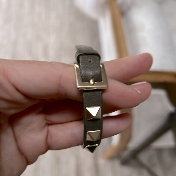VALENTINO GARAVANI ROCKSTUD BRACELET OLIVE GREEN HOLD HARDWARE SIZE MEDIUM - Picture 2 of 4